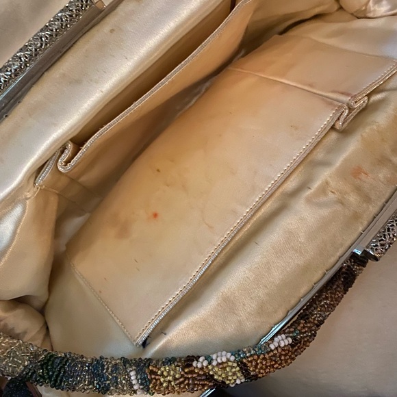 Beautiful beaded flower design Italian Clutch - Picture 5 of 9